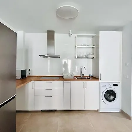 Apartmán Lovely Close By Center Màlaga